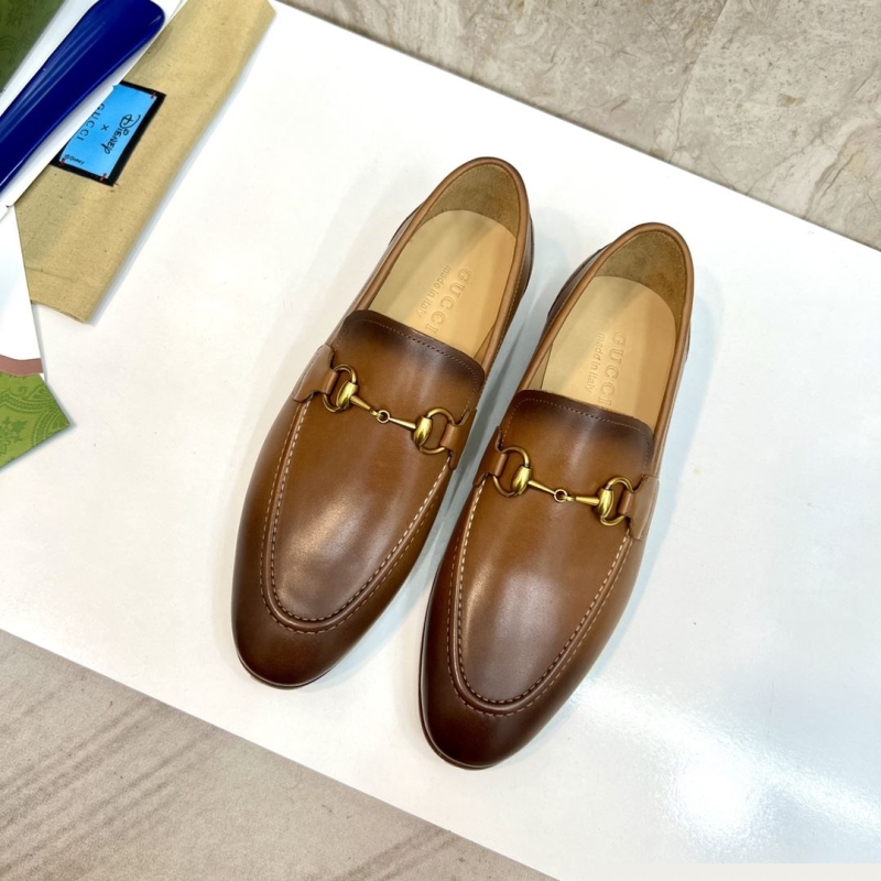 G*u*i leather shoes